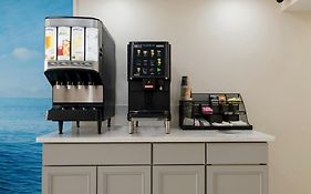 Red Roof Plus & Suites Virginia Beach - Seaside